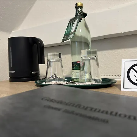 Gaestehaus Am Tiergarten 雷斯费尔德