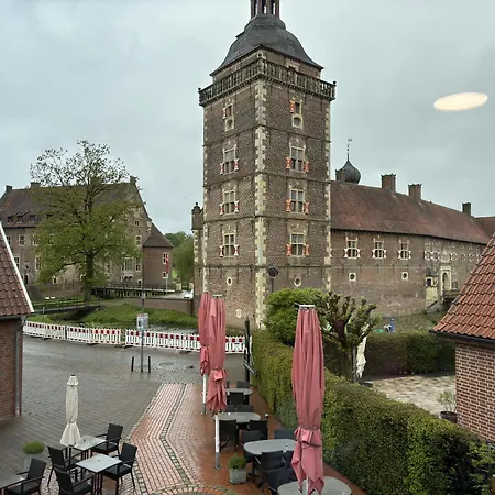 Gaestehaus Am Tiergarten 酒店 *